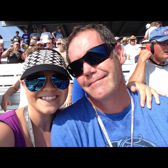 Meet your Posher, Erica - Picture 3 of 3